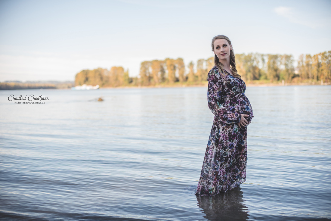 Pregnant Photos in Water
