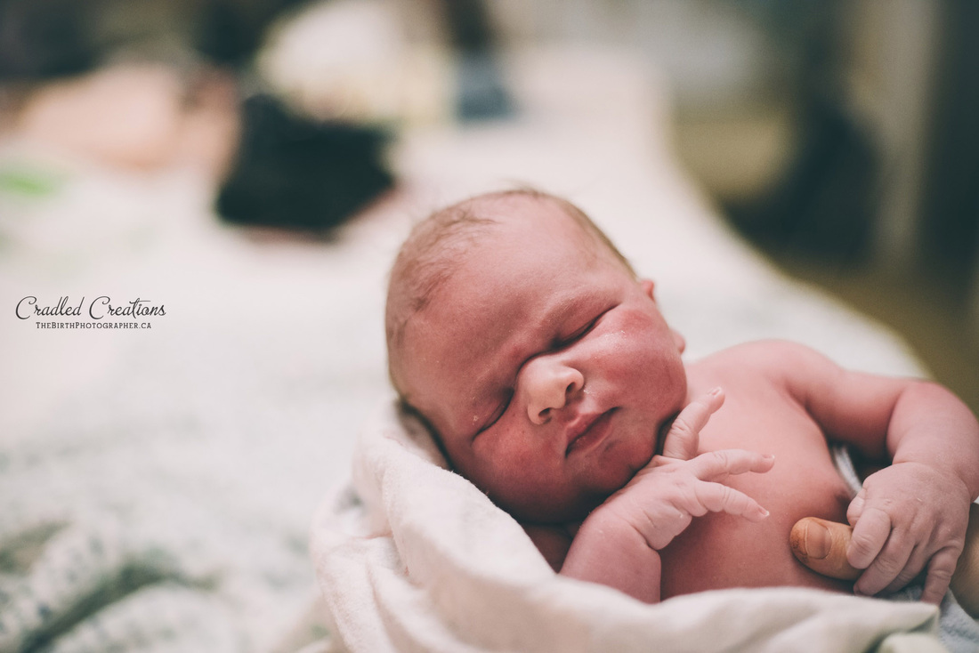 Birth Photographer: newborn
