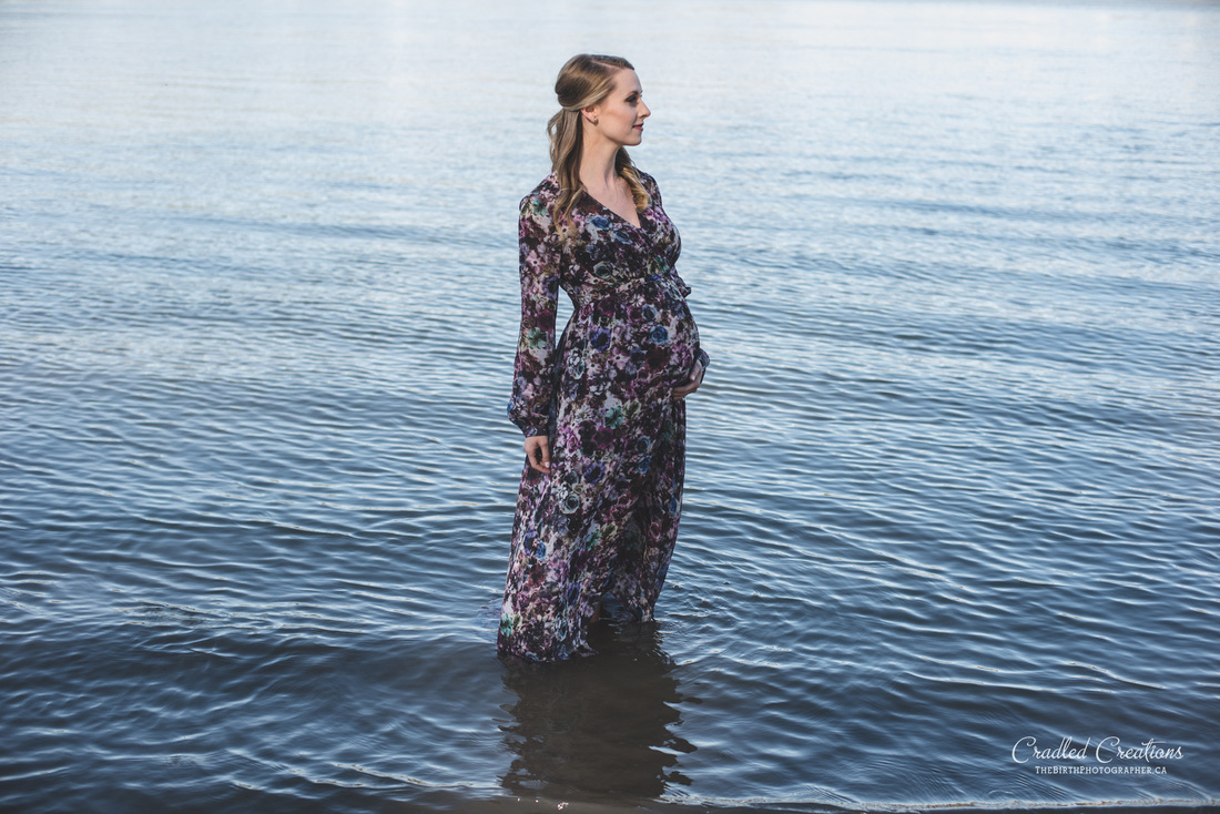 Pregnant Photos in Water